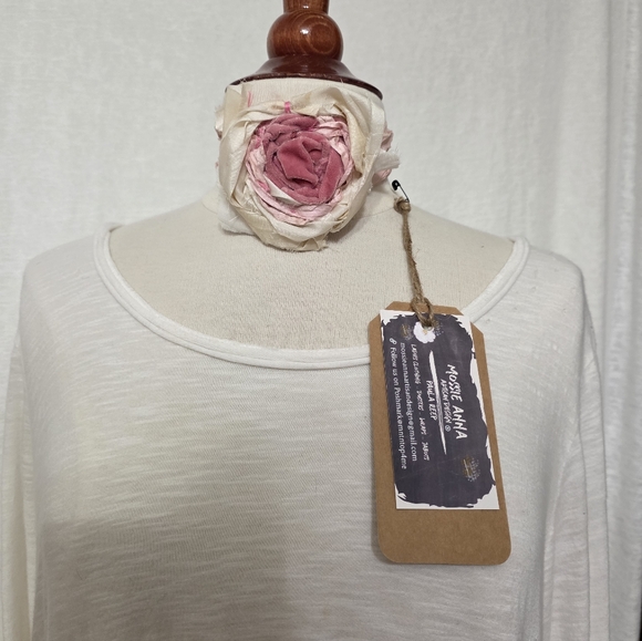 JABOT🩷 MOSSIE ANNA ARTISAN DESIGN NWT - Picture 6 of 6